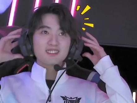 florescent 在对阵 NAVI 的比赛中的最佳时刻