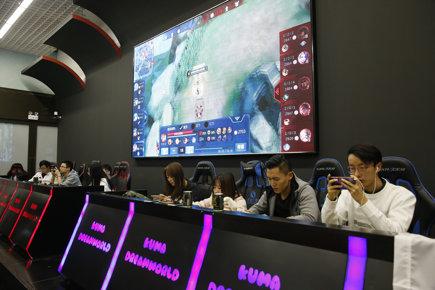 Scout自加盟LNG后三个赛季常规赛战绩越来越差