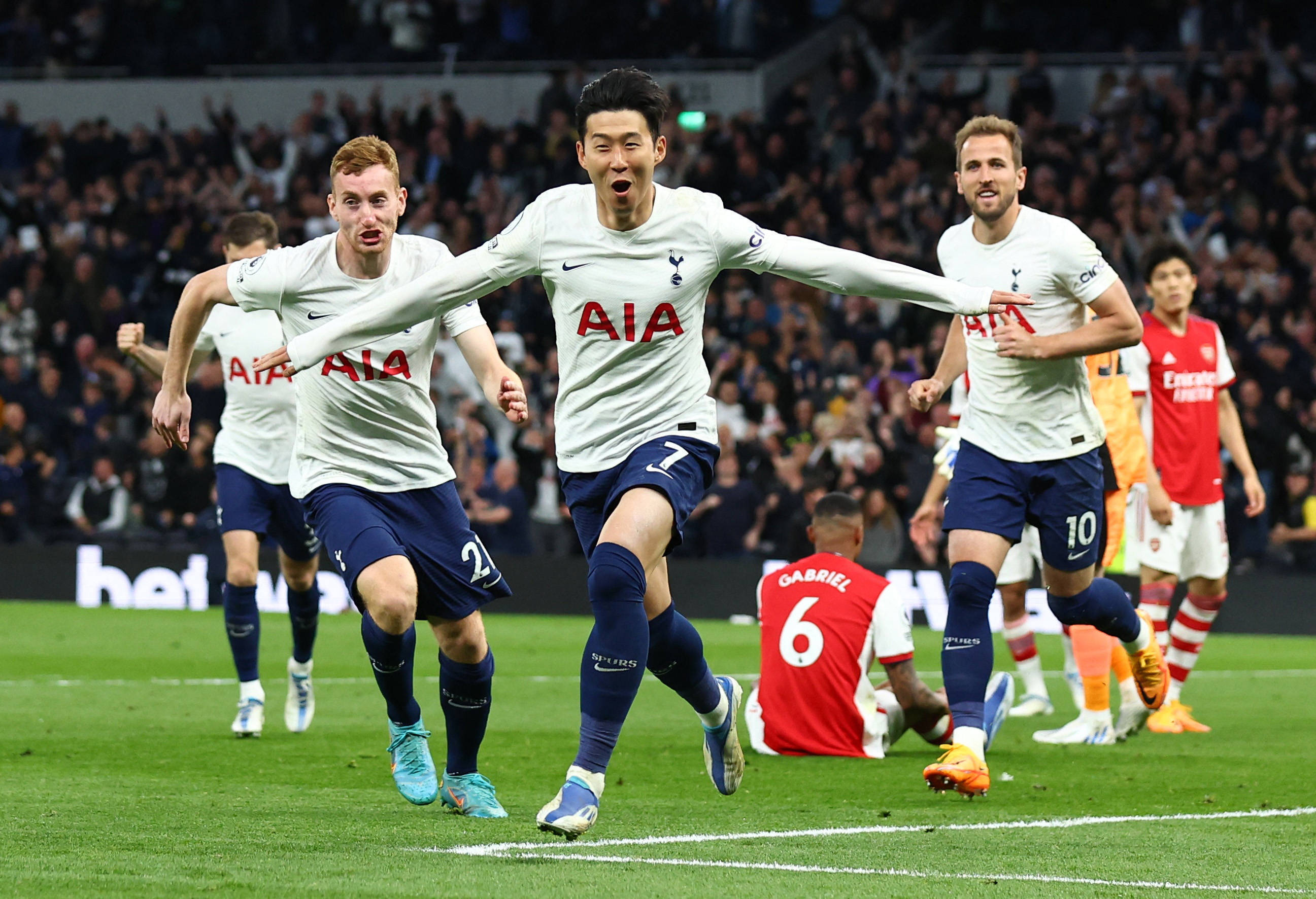 半场-毕津浩头球破门 山东泰山1-0领先成都蓉城